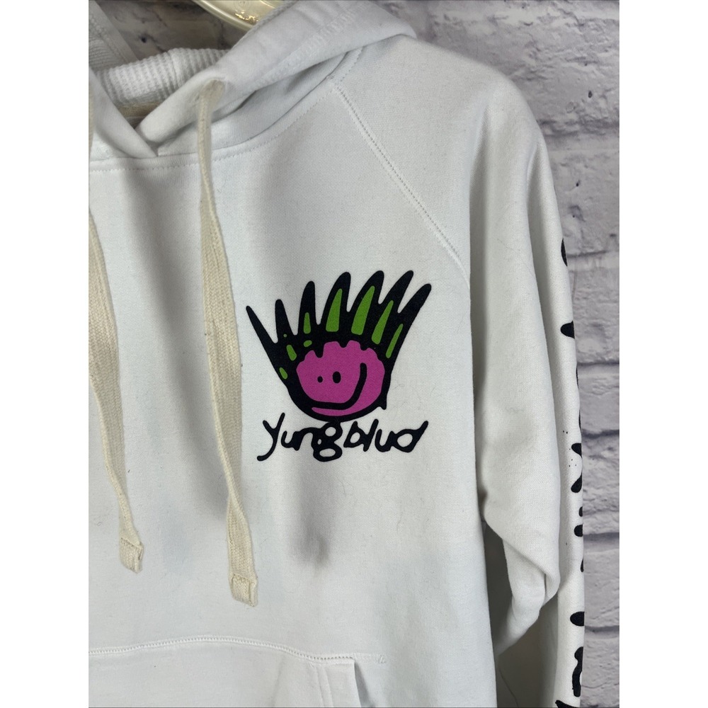 Yungblood Be Happy Face White Pullover  Cozy Hoodie Loungewear Punk  Size Large - Picture 2 of 10